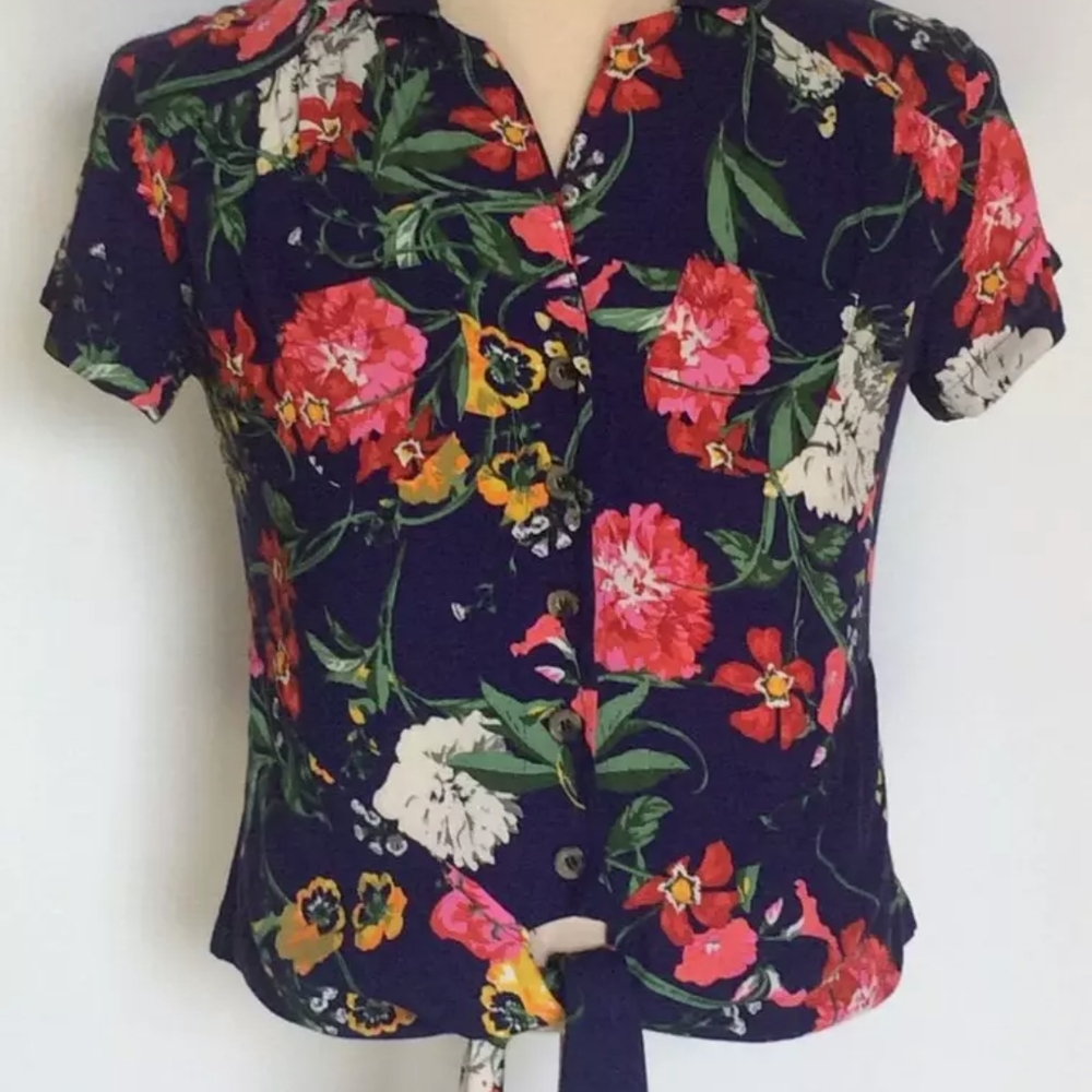 Floral Button-Up Tie Front Top